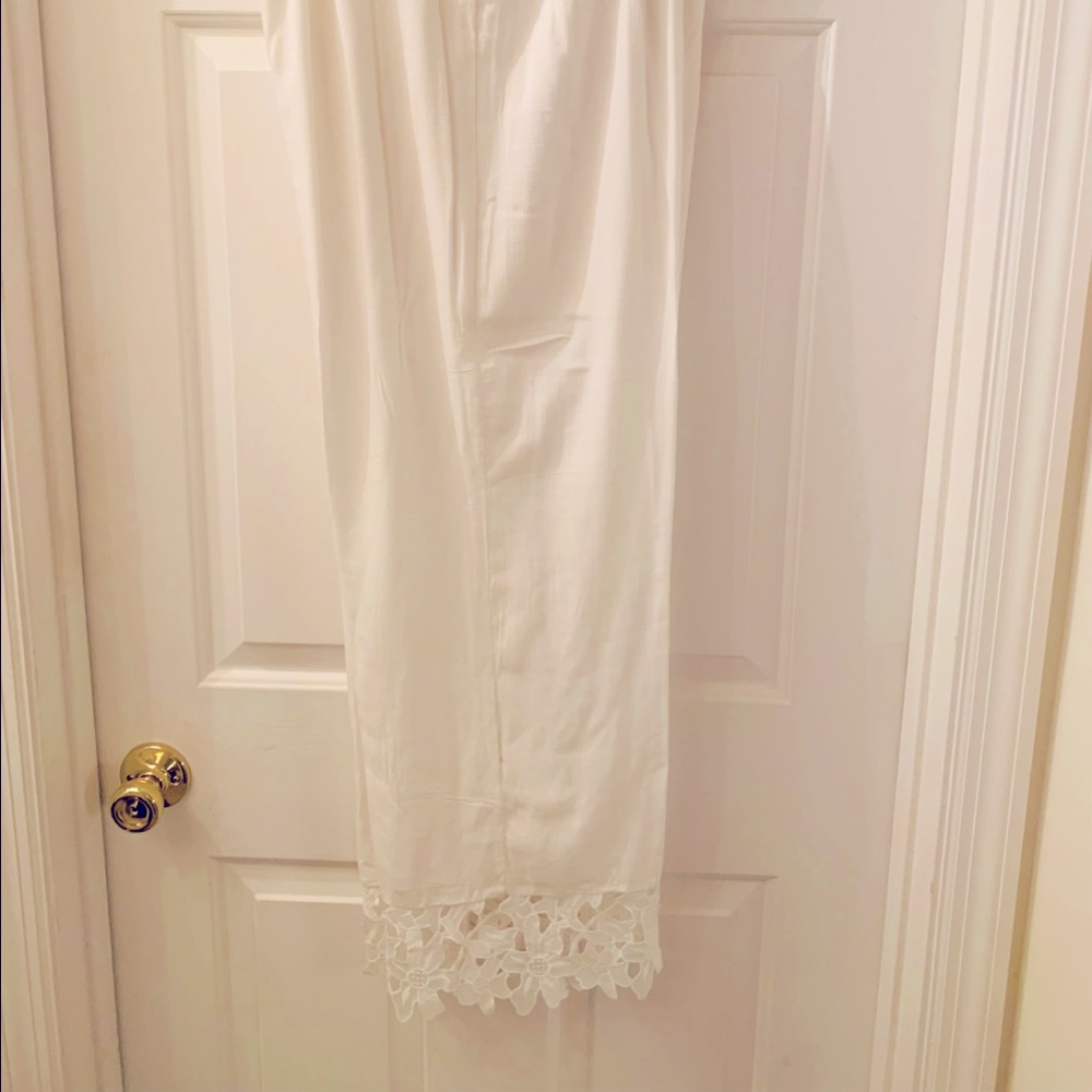 White linen capris